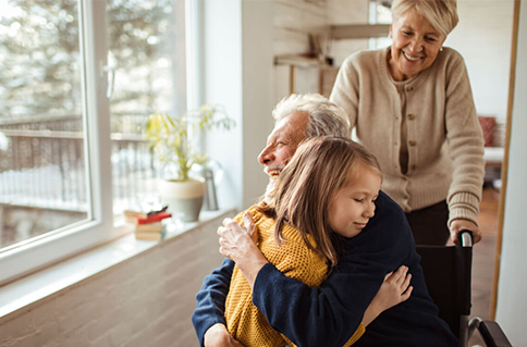 Domiserve met à disposition des CESU correspondant à un plan d'aide personnalisé. Dédiés au paiement des services à la personne, le CESU permet plus de sécurité, de lisibilité et de visibilité des actions sociales.